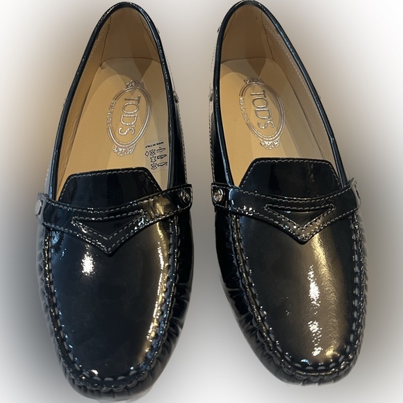 Tod’s Black Patent Leather Flats - Picture 2 of 2